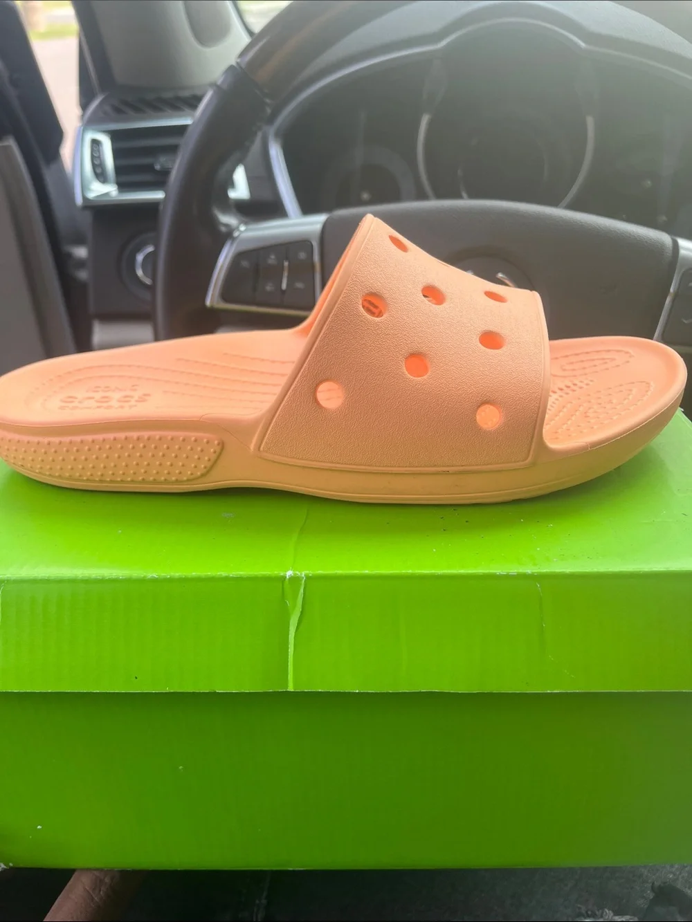CROCS vibrant lime